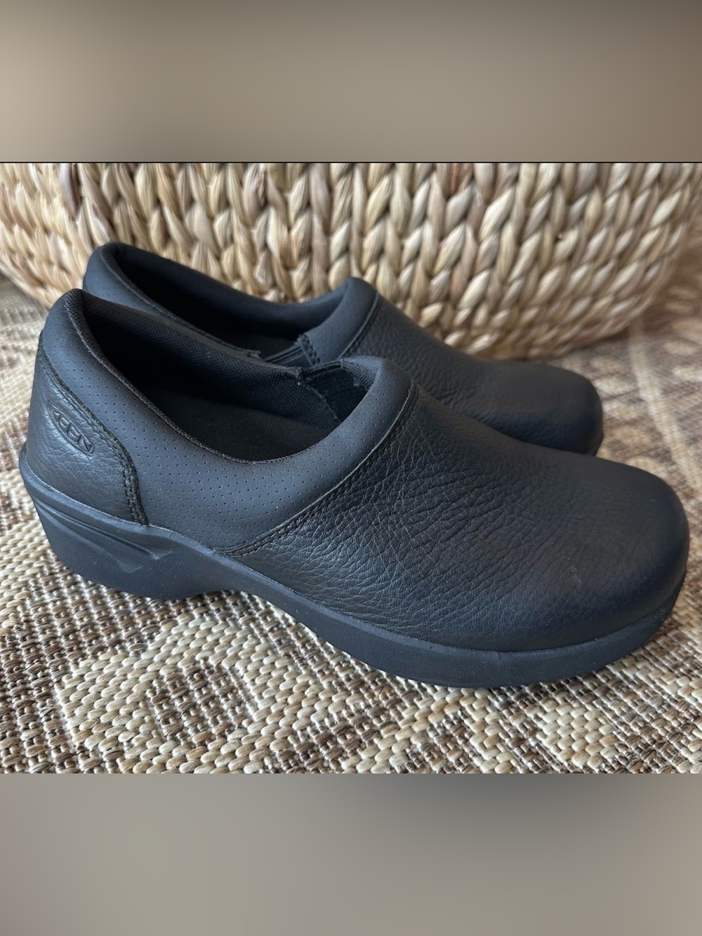 KEEN Utility Kanteen Black Leather Work Clogs Slip Resistant Womens 7M Shoes EC